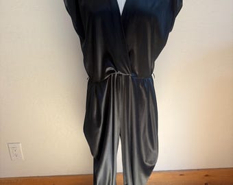Vintage zwart satijnen jumpsuit uit de jaren 80, medium