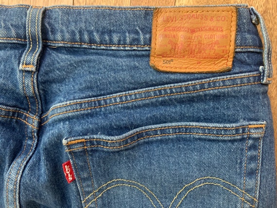 Medium Wash Levis 501 Jeans 31/26 - image 7