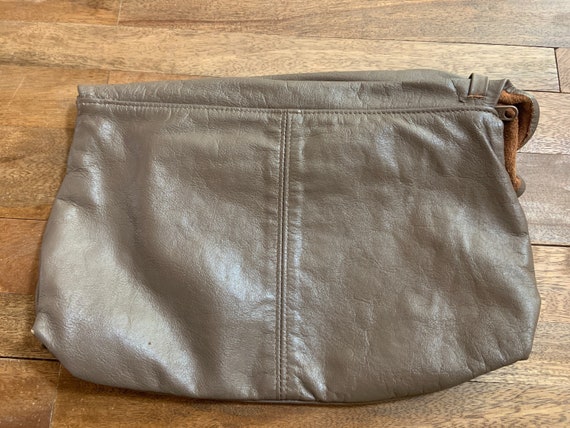 Vintage 1980’s Taupe Leather Clutch Handbag - image 4