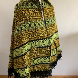 Poncho guatemalteco vintage intrecciato a mano degli anni '70 immagine 4