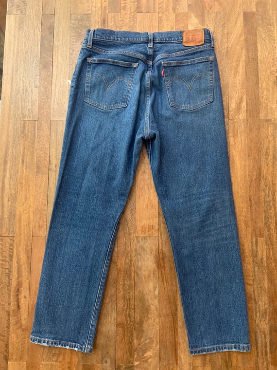 Medium Wash Levis 501 Jeans 31/26 - image 6