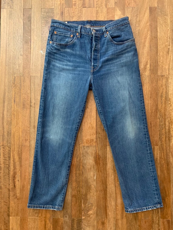 Medium Wash Levis 501 Jeans 31/26 - image 1