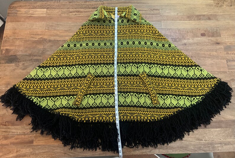 Poncho guatemalteco vintage intrecciato a mano degli anni '70 immagine 5