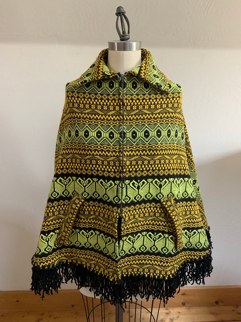 Poncho guatemalteco vintage intrecciato a mano degli anni '70 immagine 1