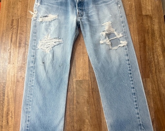 Vintage Faded Ripped Levis 501 Jeans 33/27