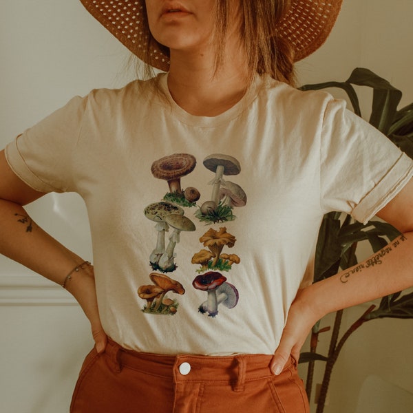 Cool vintage mushroom illustration retro style womens tee - cottagecore cute mushroom fungus foraging T-shirt