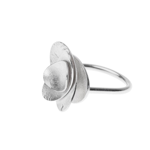Rotating silver ring Twist and Turn