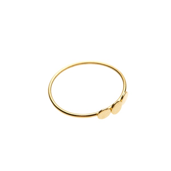 Fijne ring met drie schijfjes, verzilverd en verguld.