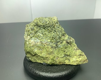 緑色緑簾石結晶標本 - 天然未処理鉱物、アフガニスタン産 - Etsy 日本