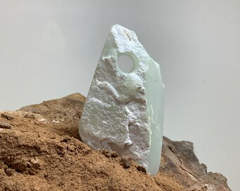 INCREDIBILE /// Ciondolo in nefrite siberiana - Ciondolo in giada - Intaglio di pietra di giada - Collane di giada - Gioielli di giada - Arte in pietra - Pietra naturale