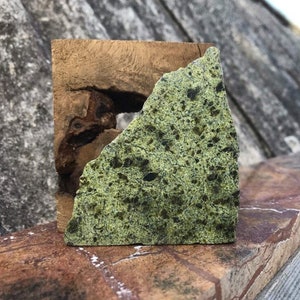 RAW SERPENTINE-SERPENTINE-Serpentine slab -coil-