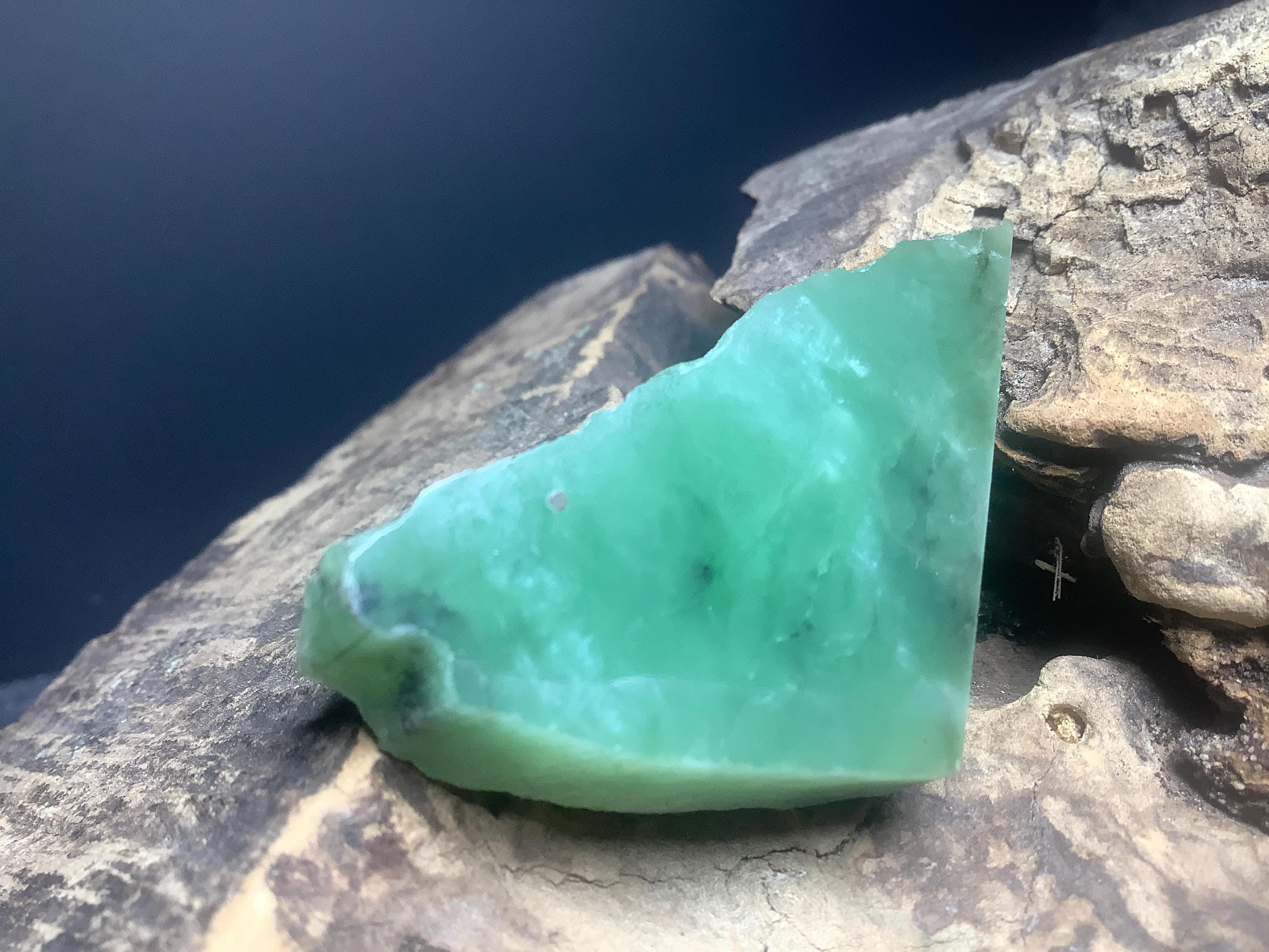 WLM Pierre Brute De Jade Blanc – Pierre Naturelle Méditation & Équilibre Énergétique