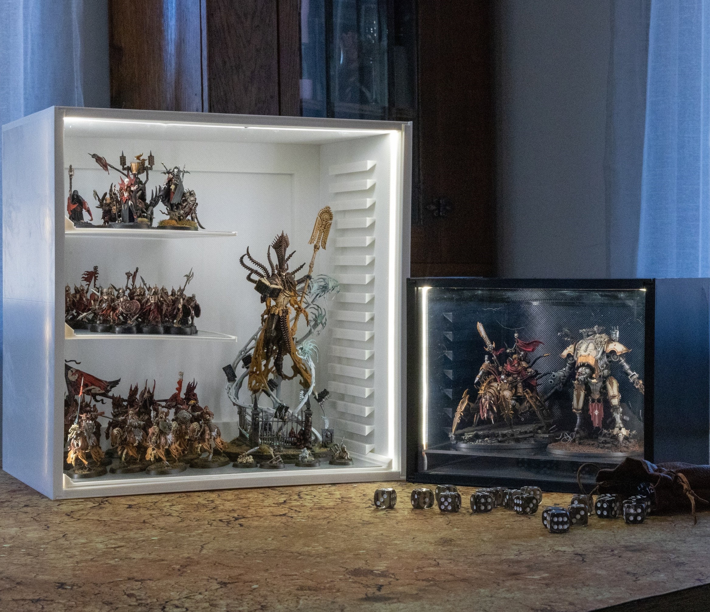 Famard Étui de transport miniature pour objets de collection, vitrine en  acrylique transparent avec porte de protection compatible avec Warhammer  40K, DND&Plus : : Jeux et Jouets