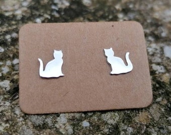 Sitting Kitty Cat Sterling Silver Stud Earrings