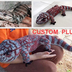 Maßgeschneiderter Blauzungenskink, großer Samtplüsch, 32&quot; gehäkelte Erinnerungsreplik, Stofftier vom Bild, Eidechsenplüsch vom Foto, bestes Geschenk