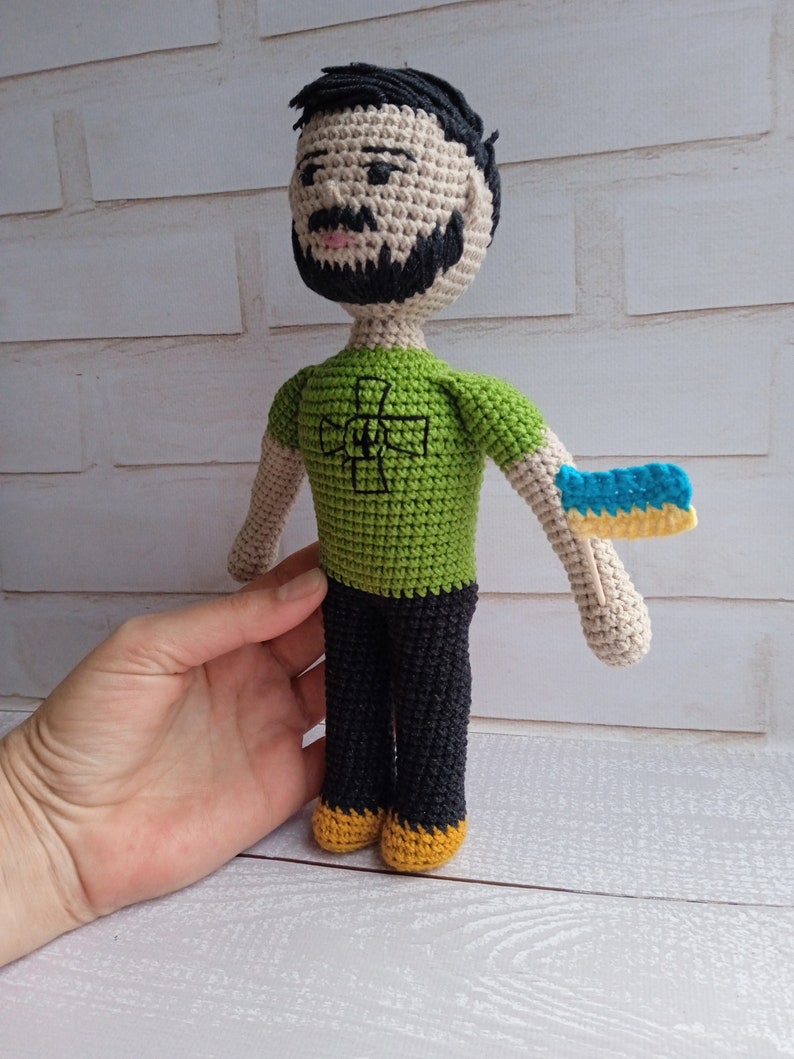 Volodymyr Zelenskyy doll, Crochet hero, Custom plush gift, Solidarity with Ukrainian people, Praying for the families of Ukrainian seller image 4