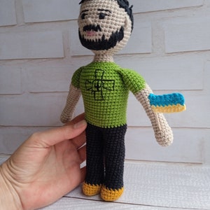 Volodymyr Zelenskyy doll, Crochet hero, Custom plush gift, Solidarity with Ukrainian people, Praying for the families of Ukrainian seller image 6