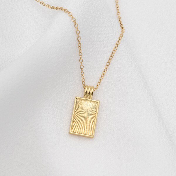 Collana con medaglione Rising Sun, collana rettangolare con raggi di sole riempita in oro 24k