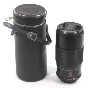 Vivitar 200mm auto telephoto f3.5 M42 screw mount prime lens.
