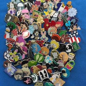 DISNEY TRADING PINS 50 No Doubles Pin Lot