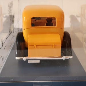 No68-Tintin collection d'automobile Hachette 1/24- :WANG JEN CHIÉ Car image 3