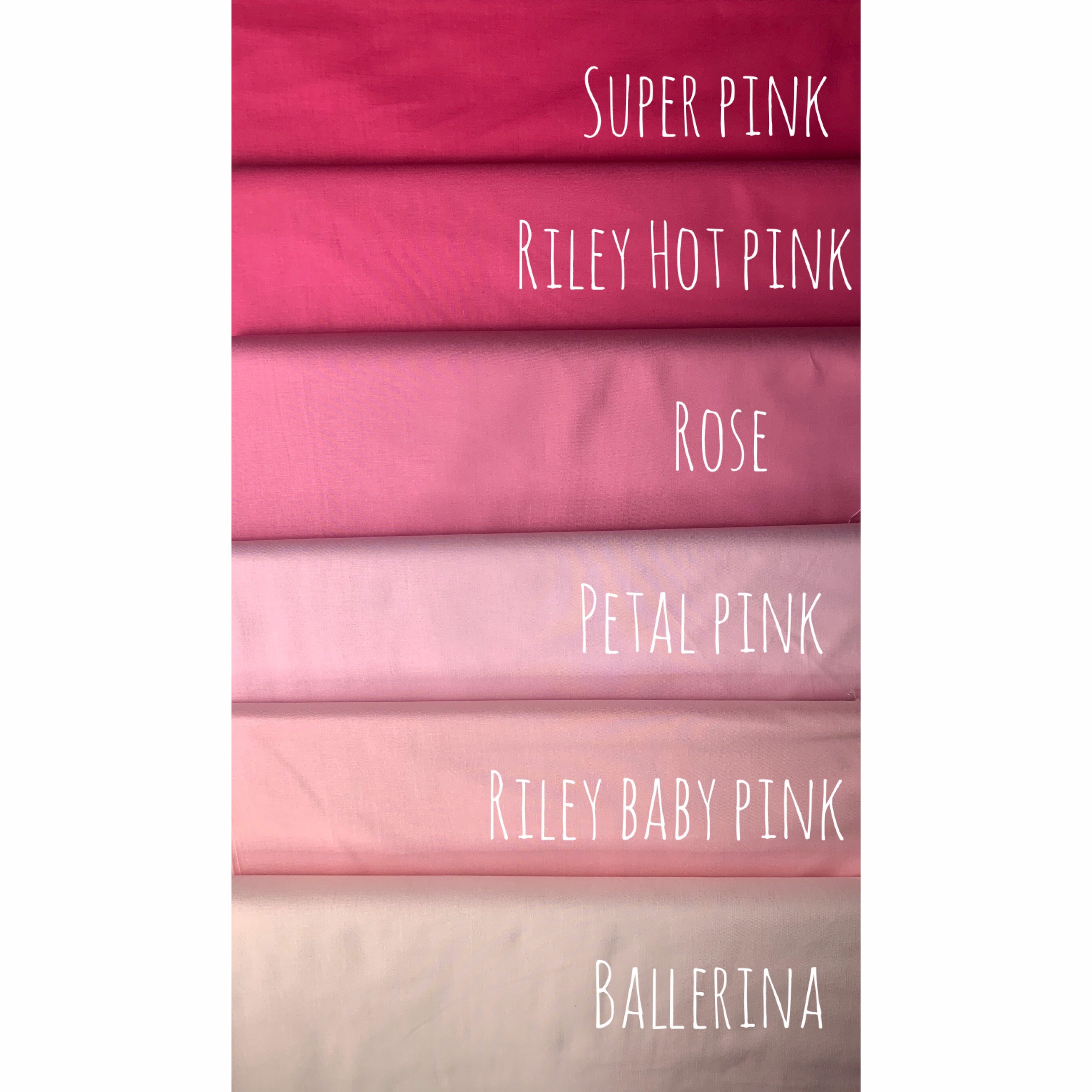 Riley Blake diseña Riley Baby Pink Solid*Incrementos de 1/2  yarda*C120-RILEYBABYPINK*Tela sólida rosa*Riley Baby Pink*Tela rosa  bebé*Rosa*