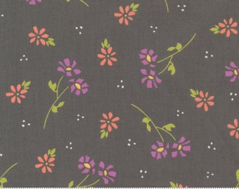 Moda Seashore Drive Daisy Floral Charcoal (37621 20) 1/2-YD Increments