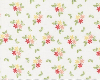 Moda Emma Daisies Porcelain (37632 11) 1/2-YD Increments