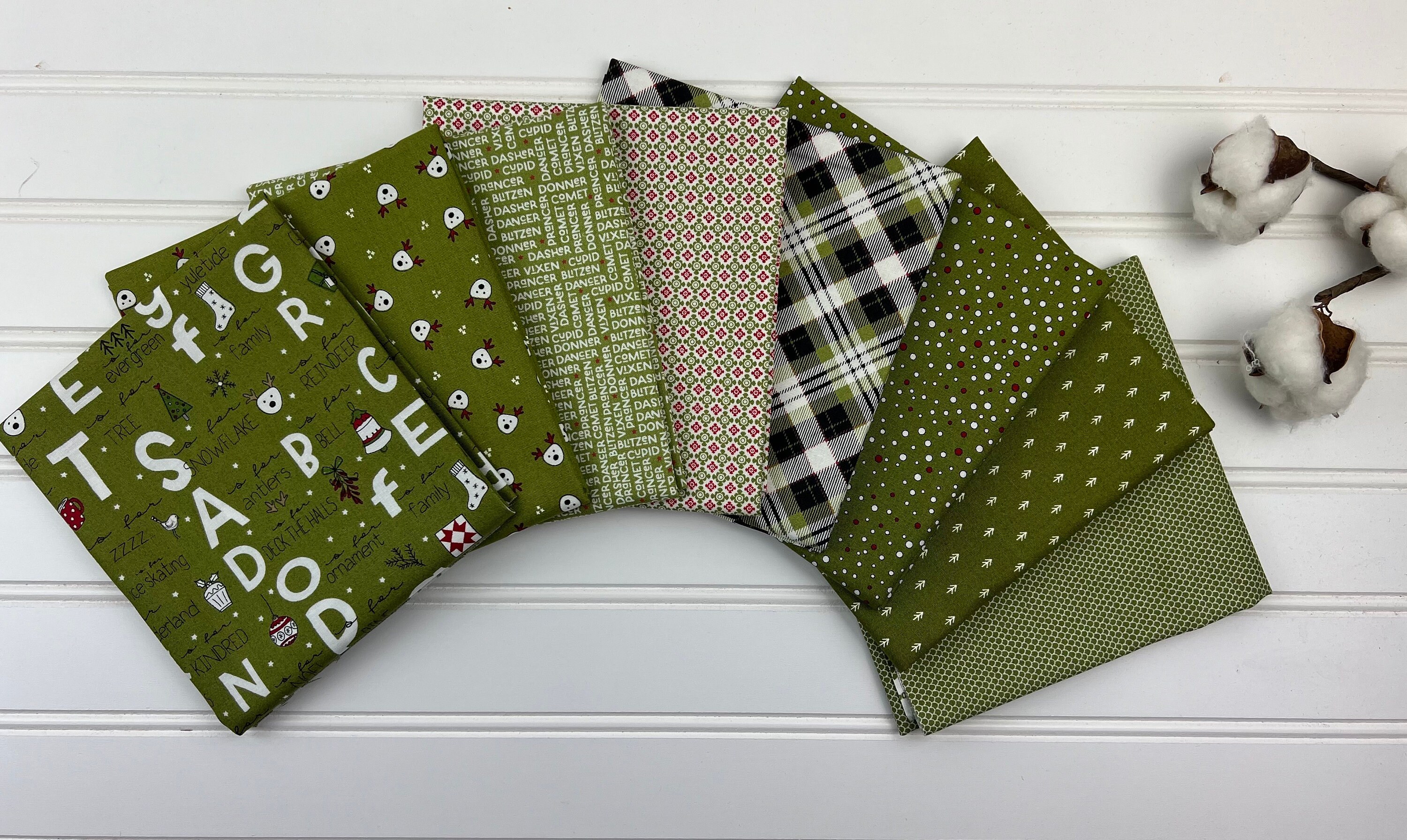Moda on Dasher Fat Quarter Bundle (CC 55660) Sweetwater Christmas ...
