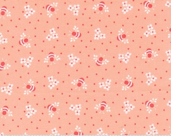 Moda Sunwashed Busy Bee Coral (29163 23) 1/2-YD Increments