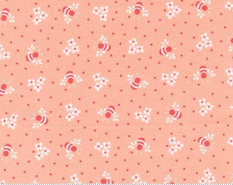 Moda Sunwashed Busy Bee Coral (29163 23) 1/2-YD Increments