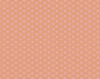 Free Spirit True Color Hexy Peach Blossom (PWTP150.PEACHBLOSSOM) 1/2 Yard Increments