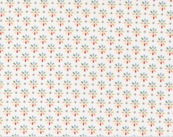 Moda Emma Floret Porcelain (37634 11) 1/2-YD Increments