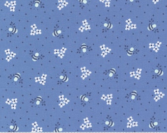 Moda Sunwashed Busy Bee Sky (29163 20) 1/2-YD Increments