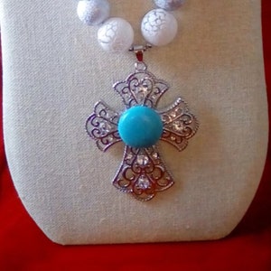 Rhinestone Cross Chunky Necklace