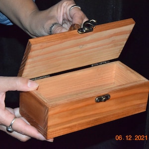 Boîte pour fumeur en bois pyrogravée champ et pissenlit