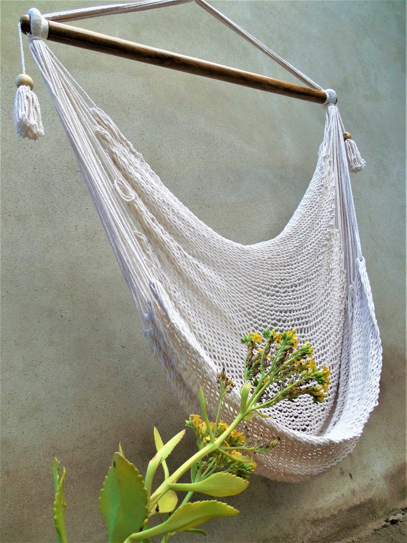 Beautiful and roomy hammock chair soft and resistant natural cotton and high quality solid wood hanging handmade. Express shipping. image 4