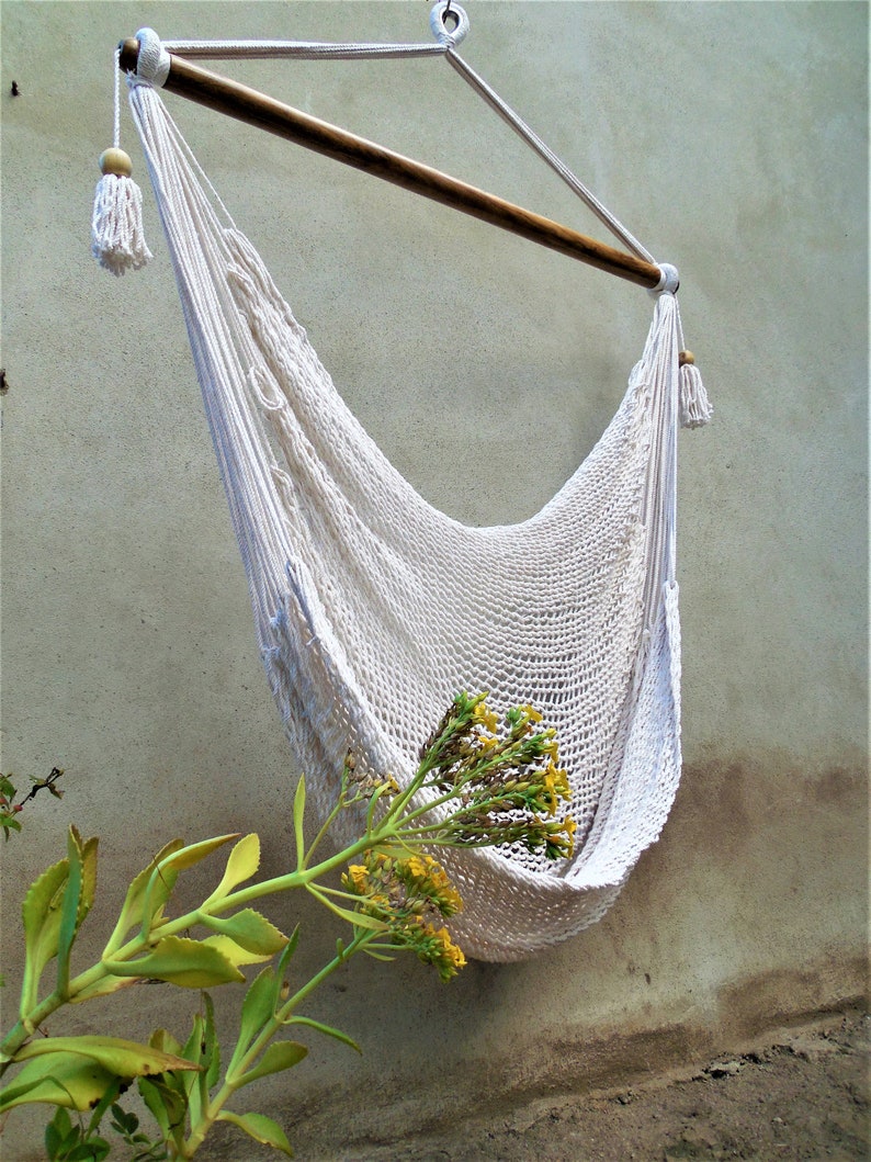 Beautiful and roomy hammock chair soft and resistant natural cotton and high quality solid wood hanging handmade. Express shipping. image 3