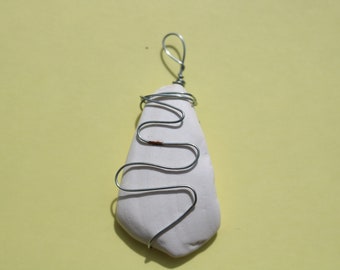 shell wire pendant