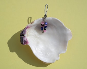 bead shell pendant