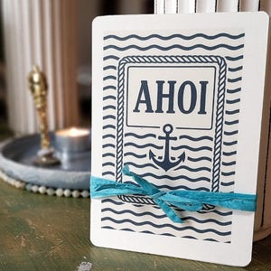 Set di biglietti d'auguri AHOI, 8 cartoline marittime in blu e bianco con balena, gabbiano, ancora, faro e barca a vela, per compleanno, ringraziamento, invito e altro ancora.