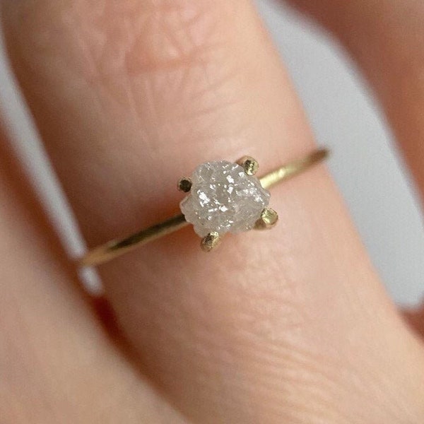 Raw Diamond Rings, 14K Gold Raw Diamond Ring, Dainty Diamond Ring, Rough Diamond Rings, Unique Diamond Ring, Verlovingsring, Gift for her