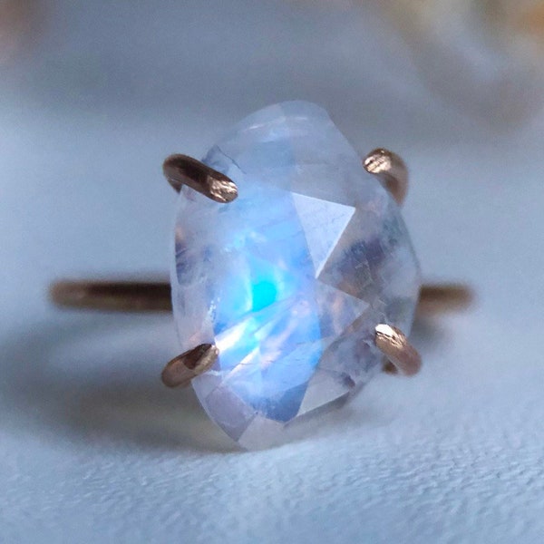 Moonstone Ring, Anxiety Rings, Gold Moonstone Ring, Ring with Crystal,  Unique Ring, Women Ring, Gift for her, Cadeau voor dames, sieraden