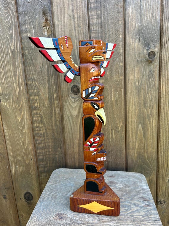 Vintage Totem Pole Cedar 19