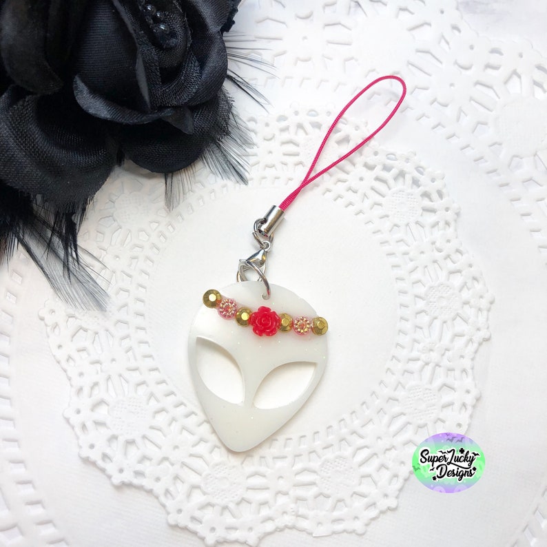 Free shipping / New White alien resin phone Max 69% OFF charm red - white and