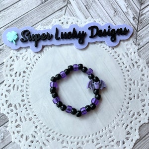 Black and purple pony bead bat bracelet 7 inches - Halloween bracelet - girls bracelet - fun kids bracelet