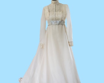 Vintage Wedding Dress Handmade Wedding Gown Blue Ribbon Sash Belt Lace Long Sleeve Wedding Dress Halloween Costume