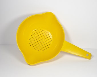 Colador Tupperware amarillo vintage: decoración de cocina retro