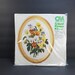 Kit de broderie Columbia Minerva vintage 1975 - Kit de broderie « Lattice Pillow » #6614 - France Kit de broderie Columbia Minerva vintage 1975 - Kit de broderie « Lattice Pillow » #6614 - France