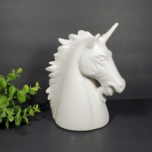 Vintage Unicorn Music Box White Ceramic Unicorn Head Unicorn Figurine Flambro Made in Taiwan 1980s Unicorn